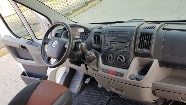 Fiat Ducato 2012 Interier půjčovna dodávek